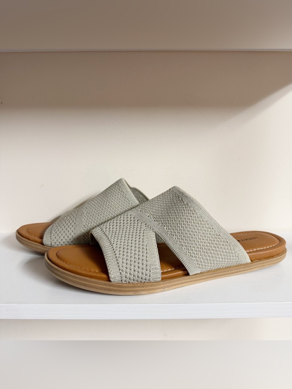 Lucky Brand Nekoda Flat Sandals in Tan Size 10 - Picture 2 of 9